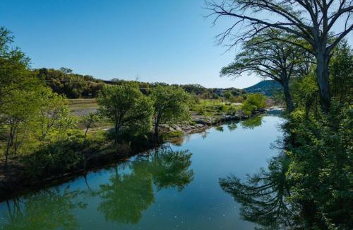 Wimberley Casa | NEW Campfire Cottage River Access Shared Pool