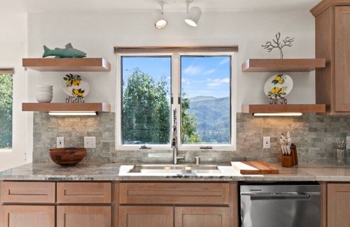 Carmel Valley Casa | New, Carmel Valley Views, Open Floor Plan, Swimng Pool, Close to Village.