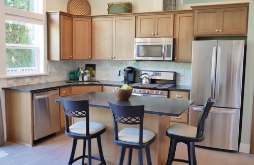 Garden District Cabaña | Nueva cochera en el corazón del histórico Garden District de Coeur d 'Alene