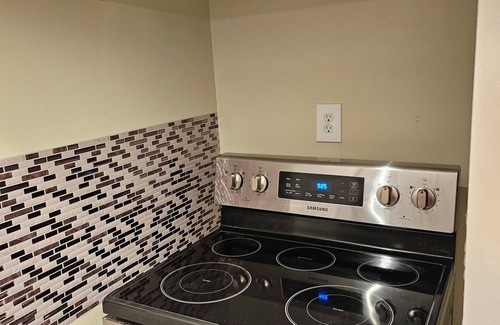 Lawrenceville Apartamento | New Cottage style basement home in Lawrenceville