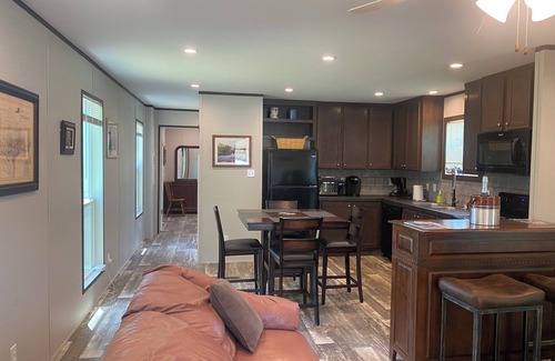 Granbury Casa | New Cozy 1 Bedroom/Bath HomeOnly 5 Minutes To Granbury’s Historic Square/Lake