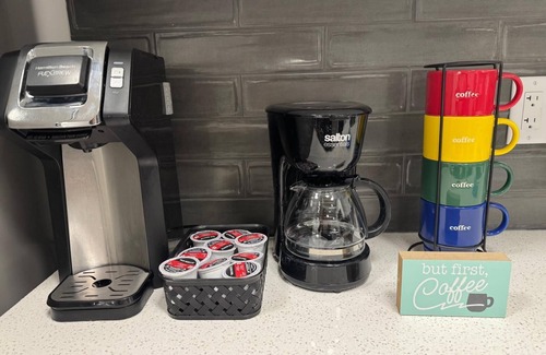 Southeast Calgary Apartamento | New Cozy 2 BR suite w/ king bed