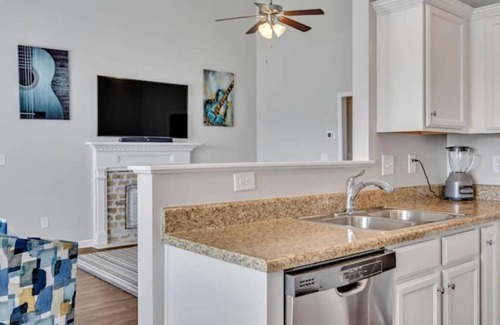 Spring Hill Casa | New! Cozy Spacious 3BR Spring Hill Home!