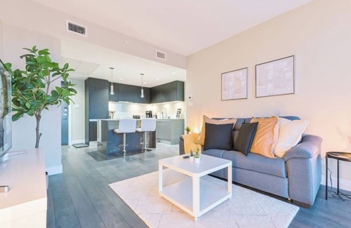 Victoria Park Condominio | NEW! DT Views | UG Parking | Mins to Saddledome