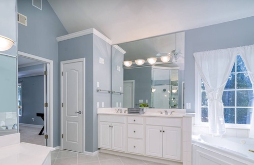 Duluth Casa | NEW! Duluth 4-Bedroom Home w/Heated Pool/HotTub