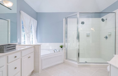 Duluth Casa | NEW! Duluth 4-Bedroom Home w/Heated Pool/HotTub