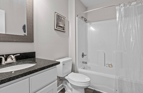 East Durham Casa | New Durham Home - near Downtown, DPAC and food