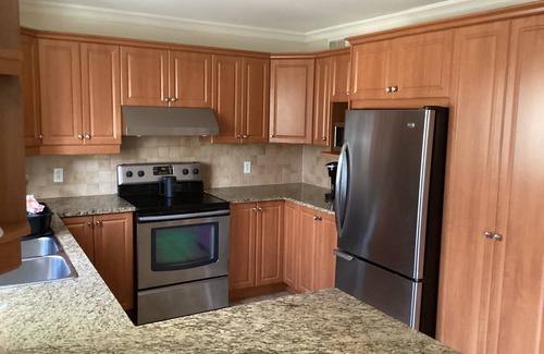 Pincourt Casa | *NEW*Entire Home Spacious 3BED | 25MINS 2DT