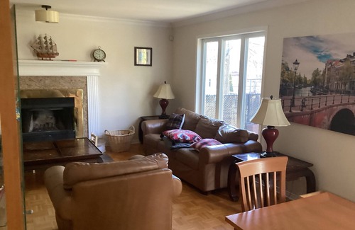 Pincourt Casa | *NEW*Entire Home Spacious 3BED | 25MINS 2DT