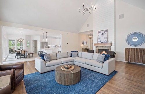 Lake Oconee Casa | New! Fast Wi-Fi, Luxury Lake Property, Arcade, Close to Dining & Shopping!