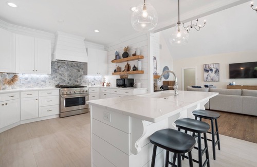 Lake Oconee Casa | New! Fast Wi-Fi, Luxury Lake Property, Arcade, Close to Dining & Shopping!