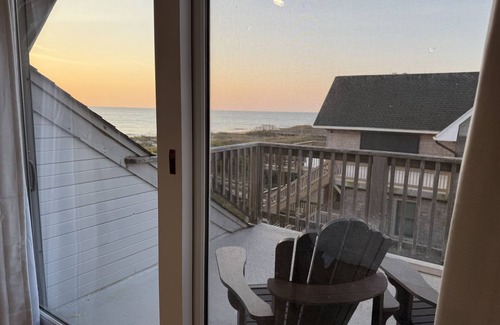 Colington Casa | 💥New for 2025💥Oceanfront Sanderling! Game Room! Dog Friendly! Community Pool!