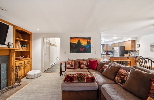 North Creek Casa | NEW! Hudson 76I - A Stylish Mountain Retreat by The Summit at Gore Mountain