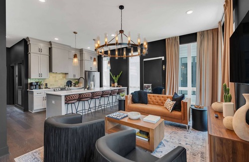 Nashville Casa | New Iconic Duo! 15 Mins to DT Nash - Sleeps 24!