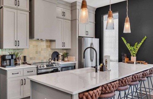 Nashville Casa | New Iconic Duo! 15 Mins to DT Nash - Sleeps 24!