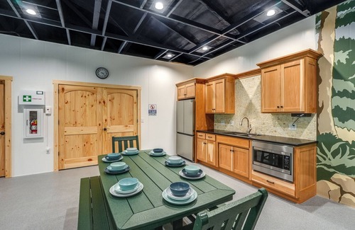 Dover Cabina | Acomódate y quédate un rato. Lodge grande, privado y renovado en el país de Amish