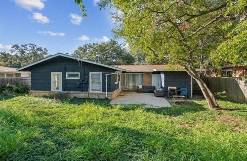 North San Antonio - SAT Casa | New King Bed 15 Mins from University Health