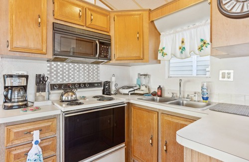 New London Casa | NEW! Lakefront Retreat in Badin Shores Resort