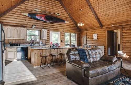 Amity Casa | *New* LakeWood Cabin at Timber Lodge Ranch