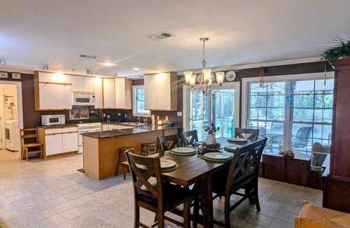 Saucier Casa | NEW LIST Cozy 3BR Family Home, Quiet Wooded Retreat, 20 Miles to Beach & Casino