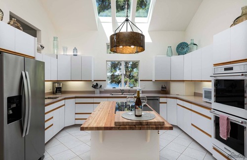 Dunes City Casa | New Listing! Amazing Lakefront 4 Bedroom 4 1/2 Bath,Sleeps 10, w/ Bonus room,Incredible Views,Dock