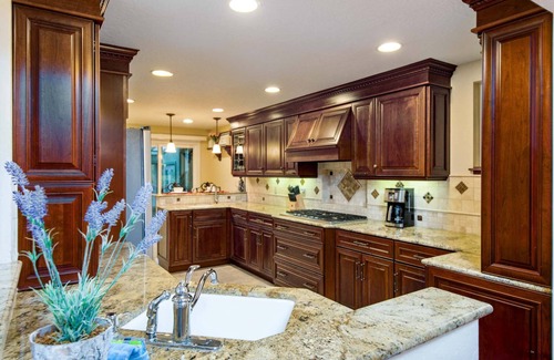 Dunes City Casa | *NEW LISTING* Beautiful Lake Area Home, Pet Friendly, Close to Old town Florence & Dunes, Gas Grill