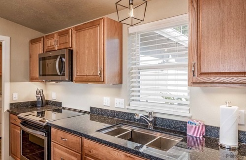 Florence Casa | *New Listing* Beautiful lake view home with shared lake access, gas grill and amazing views