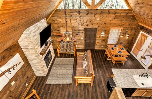 Langston Cabina | New Listing - Cabin on Lake Guntersville
