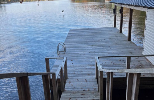 Semora Cabaña | New Listing! - Charming 3-Bedroom Lakefront Cottage on Hyco Lake