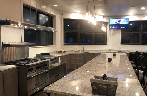 Newton Casa | NEW LISTING! Mansion on the Lake (8-Bedroom Home) with Pool by RedAwning