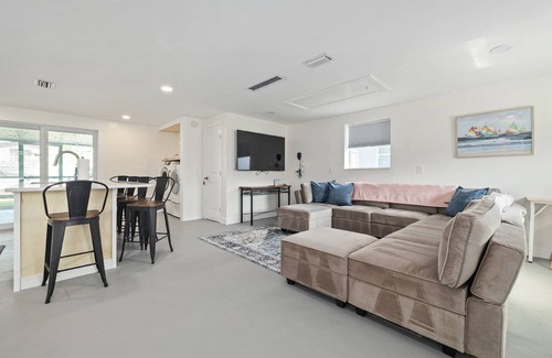 Hudson Beach Estates Casa | New Listing Promo Waterfront 2BR Jacuzzi, Private Dock, Gulf Access, Dogs OK, Open for Scalloping!