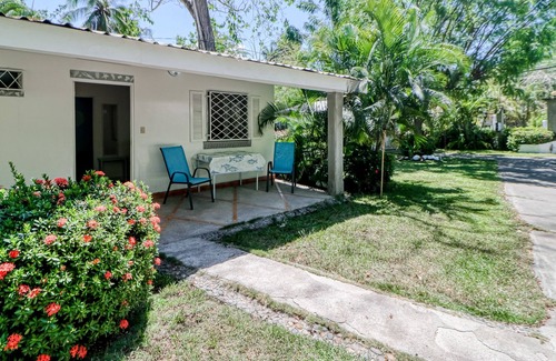 Puntarenas Villa | Villa relajante con piscina compartida y excelente ubicación, acceso a la playa.