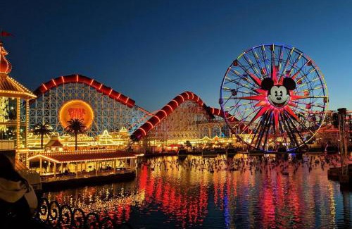 Fullerton Villa | NEW Lux 5BR Villa Near Disney, Knotts, LA, OC with Hot Tub & Games