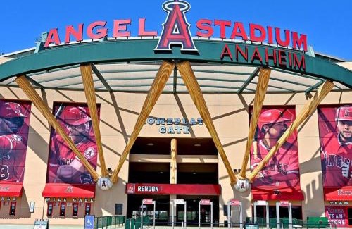 Fullerton Villa | NEW Lux 5BR Villa Near Disney, Knotts, LA, OC with Hot Tub & Games