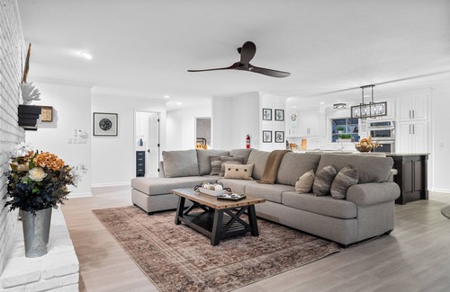 Hot Springs Village Casa | New LUX Lakefront: HotTub + Games + FirePit + Dock