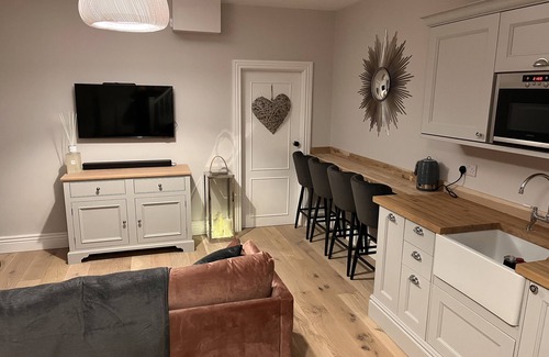 Twyford Apartamento | NEW Luxury 2 bed Cottage in the Historic City Winchester with private parking