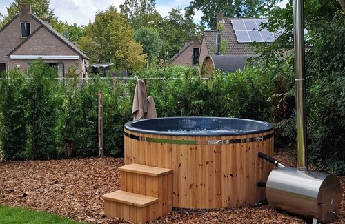 Ewijk Villa | NEW! Luxury cottage with sauna and hot tub, 6p