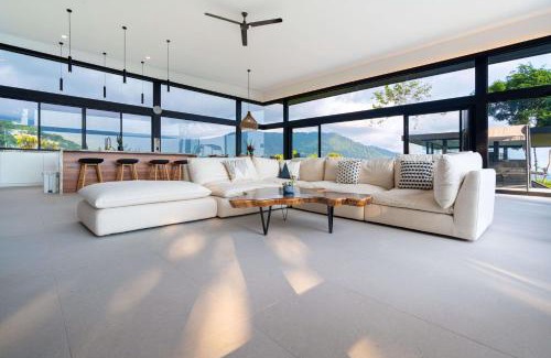 Portalón Casa | New Luxury! Panoramic Views-pool-private-gated