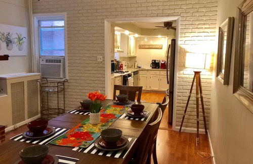 South Baltimore Casa | NEW ON VRBO ★ Fed Hill★Family★ 3BR 2BA★2 Parkings★Full Kitch★Walk score 92