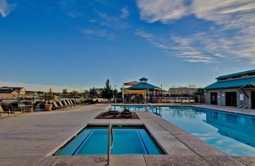 San Tan Valley Casa | NUEVA apertura AHORA! 3 piscinas climatizadas Spa's GOLF Palms Mtns & Sunsets ... ¡Bienvenido!