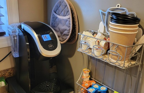 Albany Apartamento | NEW Queen Bed Modern Entire Apt!