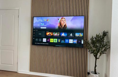 Newark Casa | NEW refurbished Luxurious home with great transport links