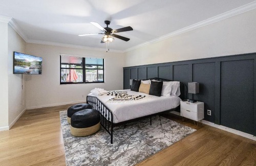 Royal Palm Beach Villa | New Regal Manor Paradise Dreamy Heated Pool Spa