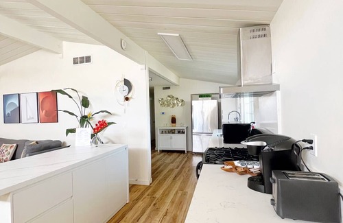 Walnut Valley Casa | New Renovated 3BD/2BA House(1K Mbps Wifi, Netflix,Pet-friendly)