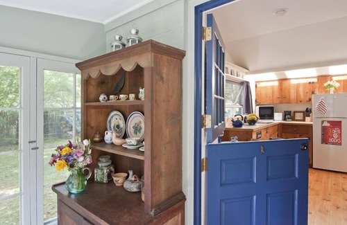 Woodstock Apartamento | ¡NUEVO! Estudio de escritores de Rock City: entorno bucólico, sauna nórdica, a pie de la ciudad.