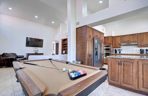 Paradise Valley Village Villa | NEW Scottsdalestays Multimillion Estate,Pool & Pickleball-Basketball Courts.