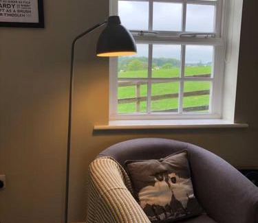 Sledmere Casa | New Station Cottage, country views, great location