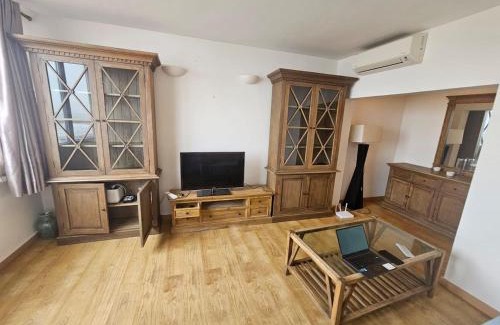 Gibraltar Apartamento | New Sunrise Beachfront Apartment, 4 Guest, Over 50s only