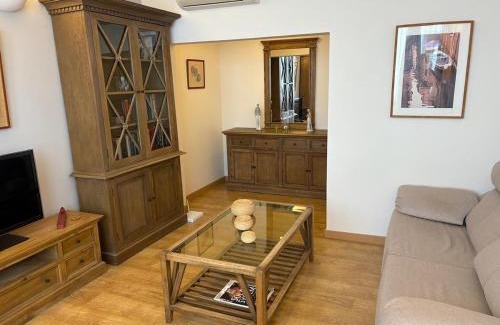 Gibraltar Apartamento | New Sunrise Beachfront Apartment, 4 Guest, Over 50s only