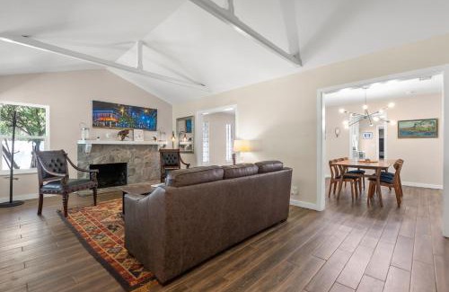 New Suburb Beautiful Casa | NEW Sunset Serenity - South Tampa Home with Pool